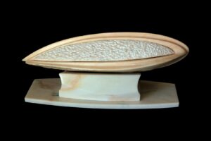 Luigi Sandi: Seme dischiuso, 2010 - marmo rosa portogallo - cm 60x35x35