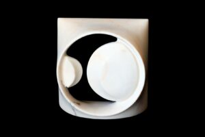 Luigi Sandi: Sole Luna, 2021 - marmo di Carrara - cm 35x36x16