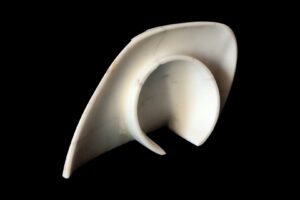 Luigi Sandi: Antro, 2021 - Marmo di Carrara calacatta - cm 53x31x14