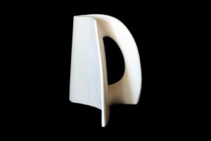 Luigi Sandi: Vomere, 2018 - marmo di Carrara - cm 50x45x26