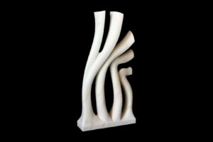 Luigi Sandi: Canne al vento, 2018 - marmo di Carrara calacatta - cm 41x80x12