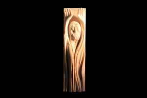 Luigi Sandi: Orante, 2007 - marmo rosa portogallo - cm 23x113x35